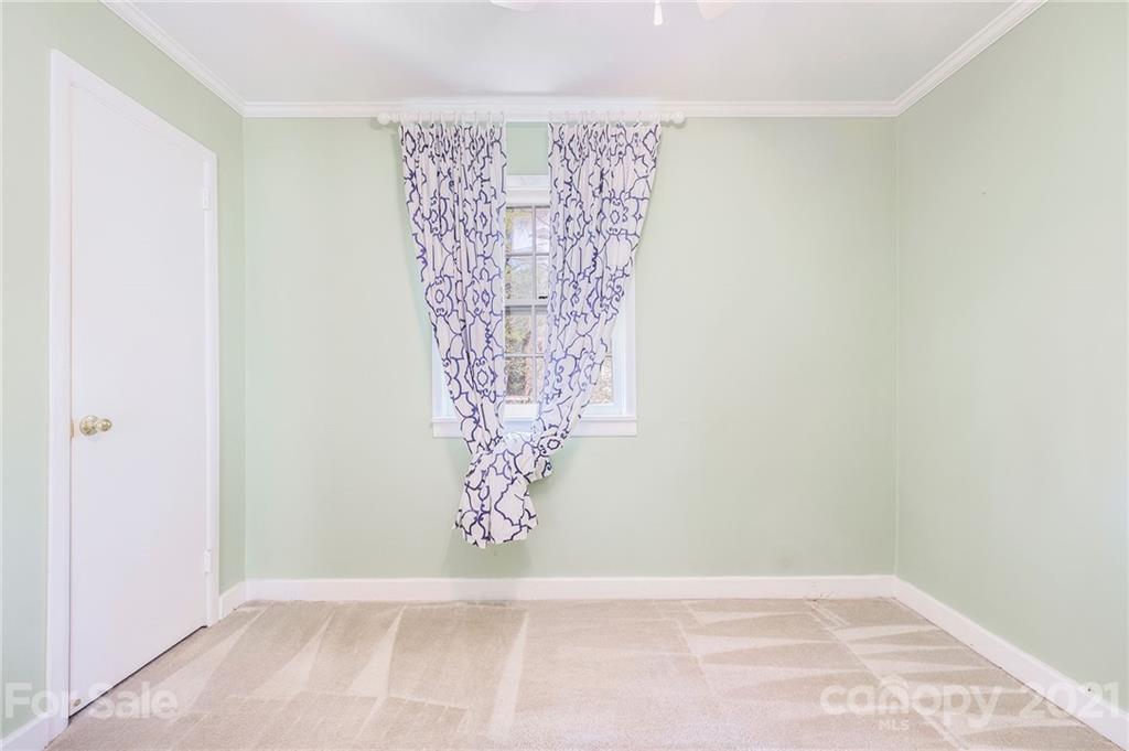 Royal Manor - Residential