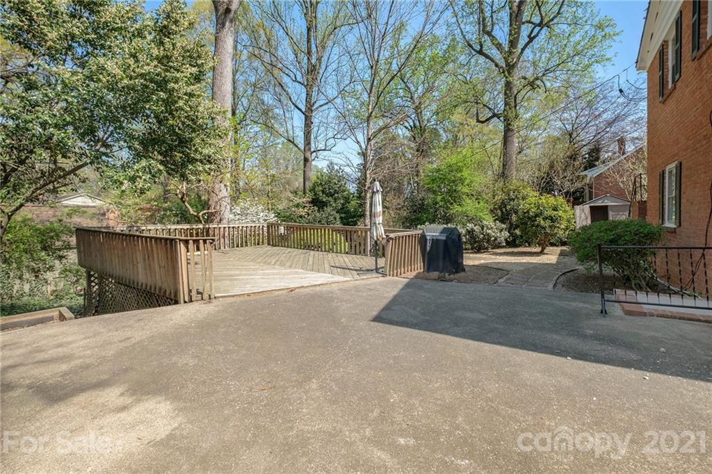 Royal Manor - Residential