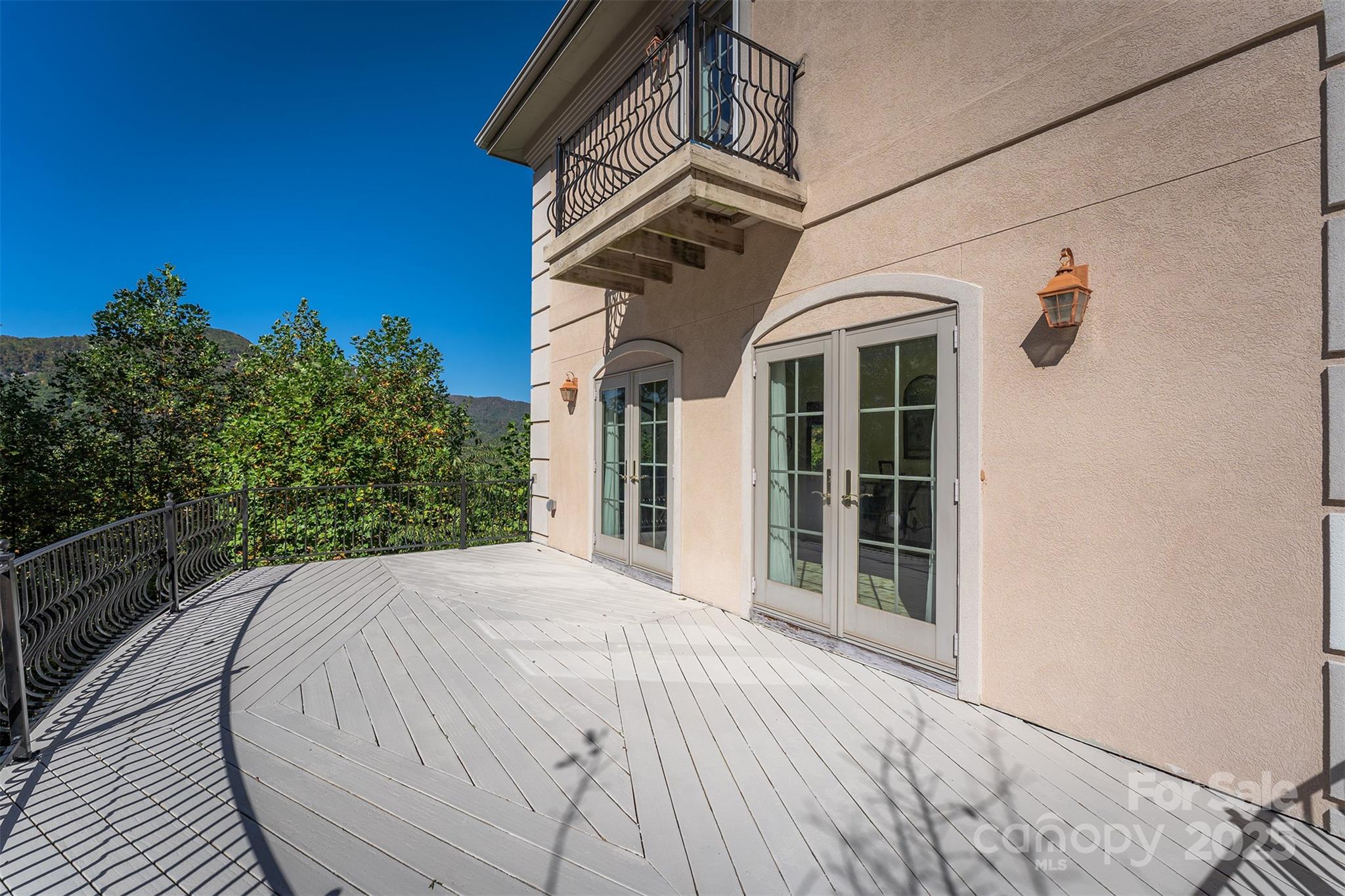Rumbling Bald on Lake Lure - Residential