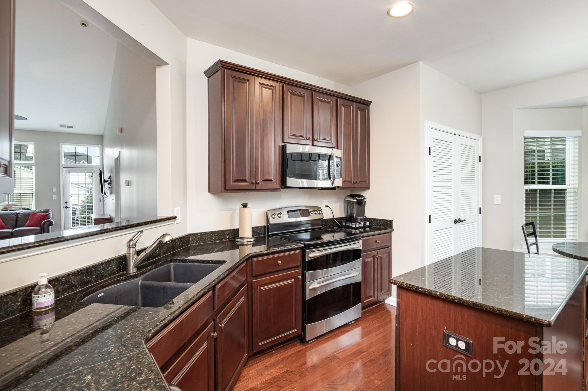 Lake Shore On Lake Wylie - Residential