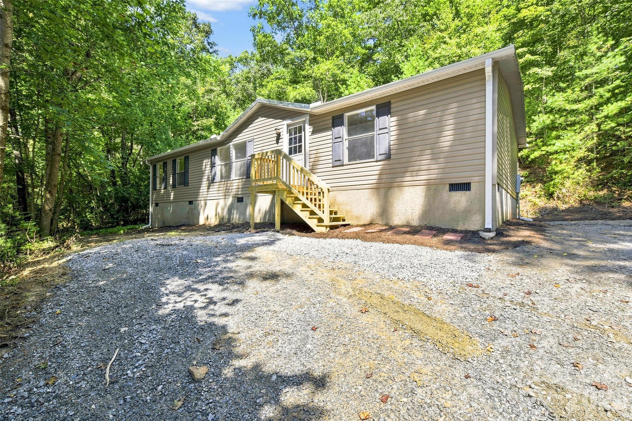 190 Pinewood Knoll Drive