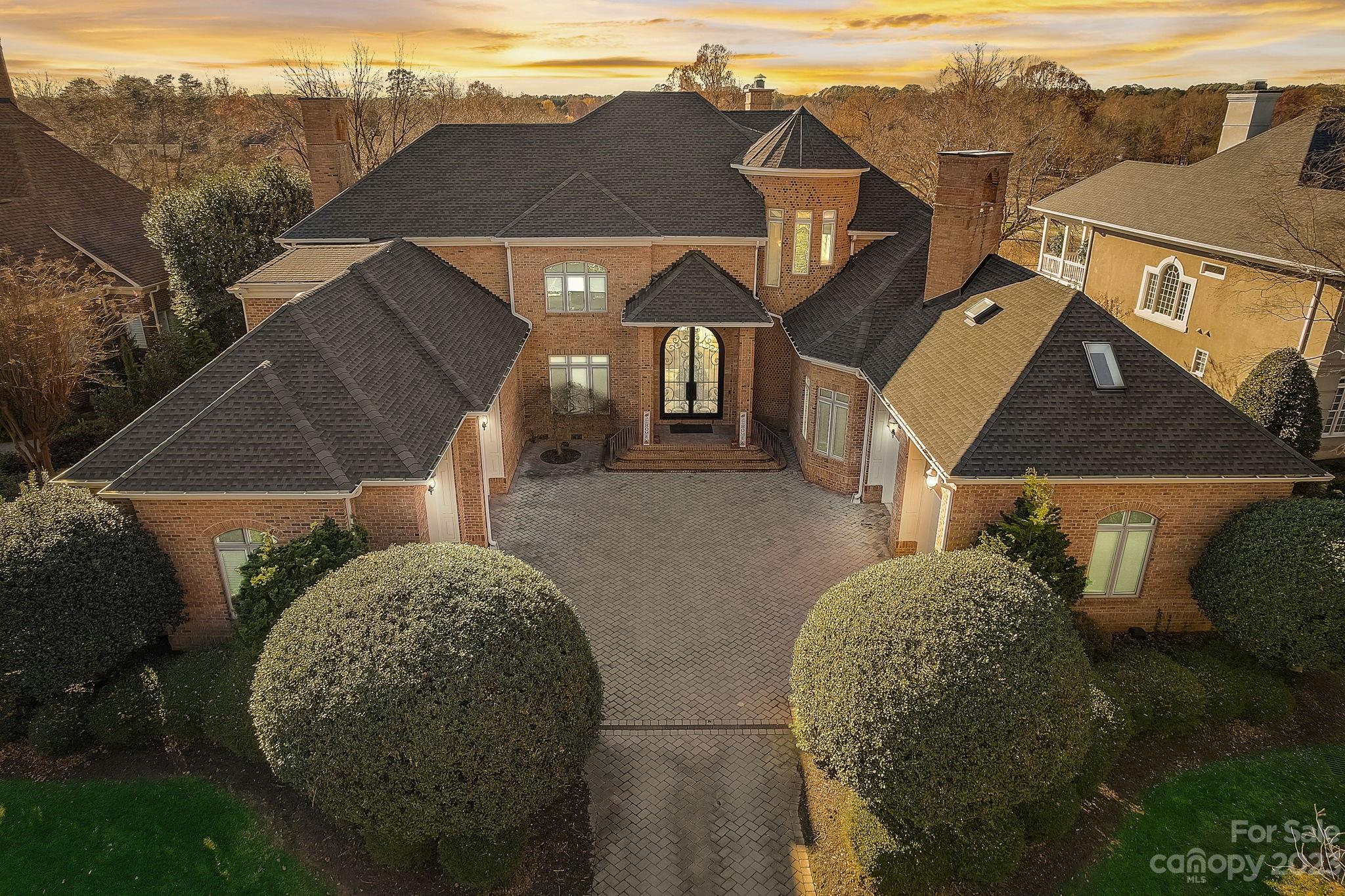 The Peninsula - Residential