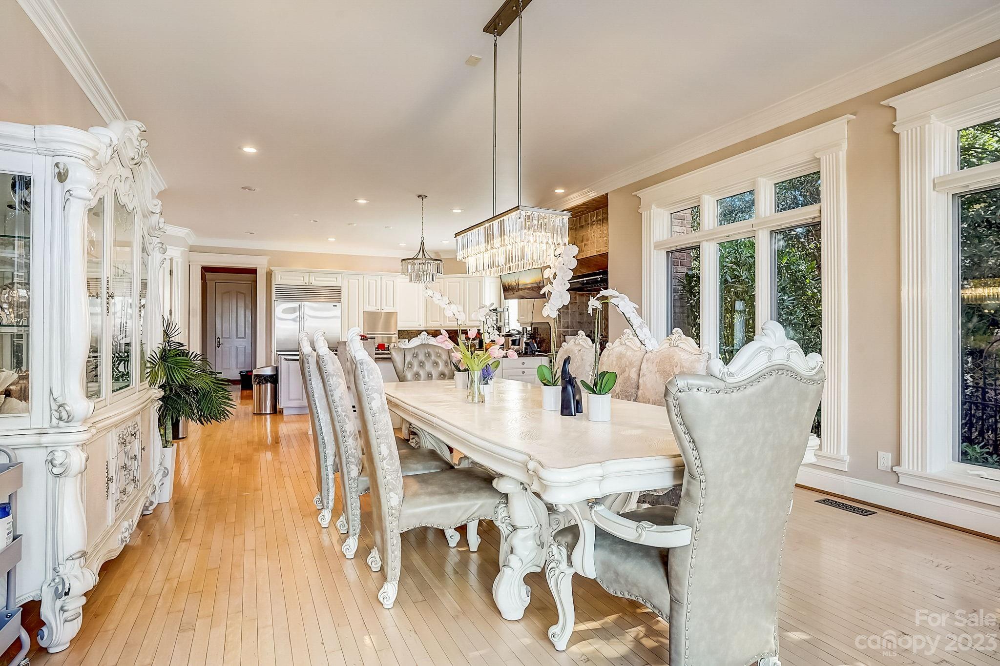 The Peninsula - Residential