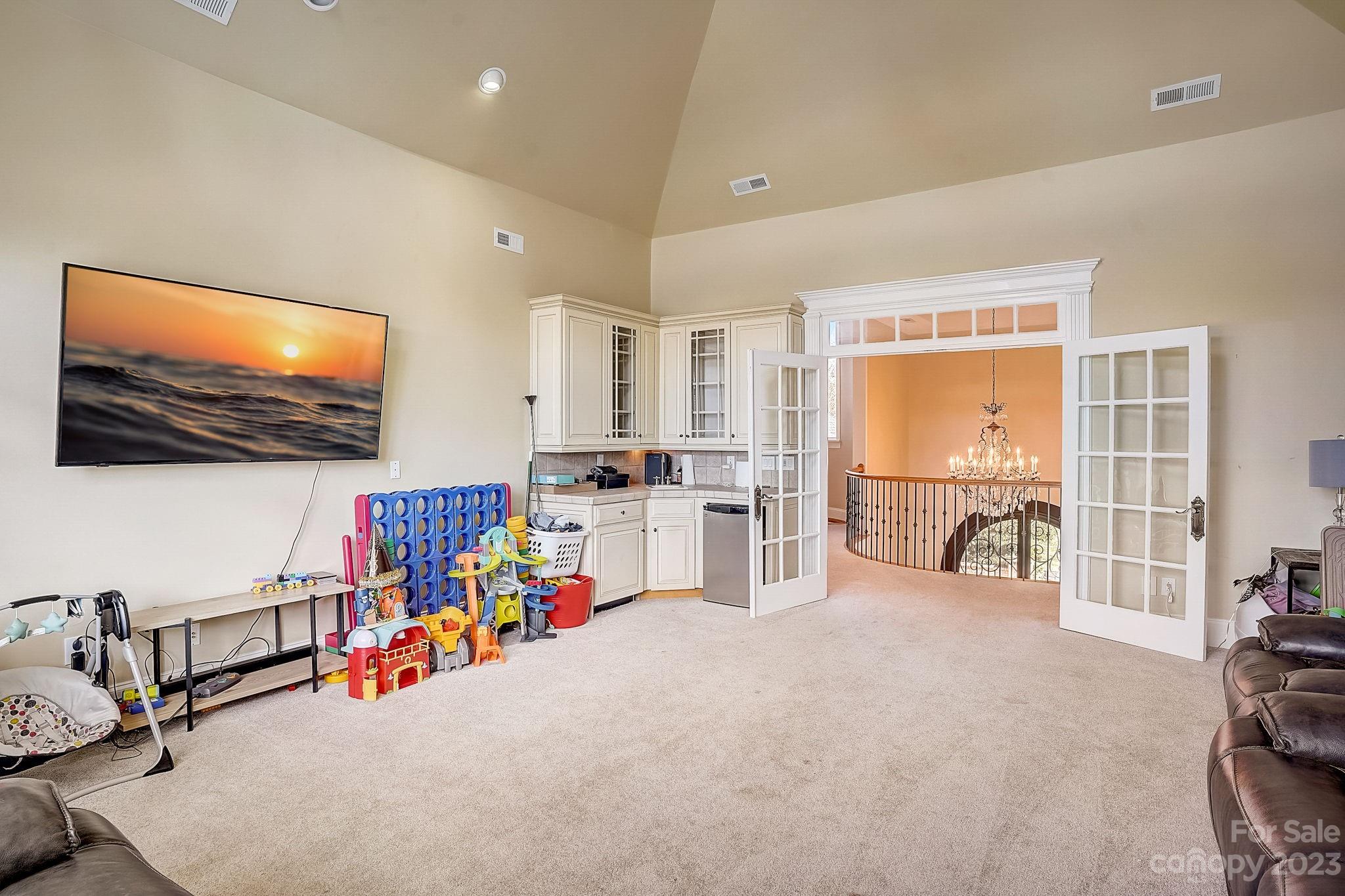 The Peninsula - Residential