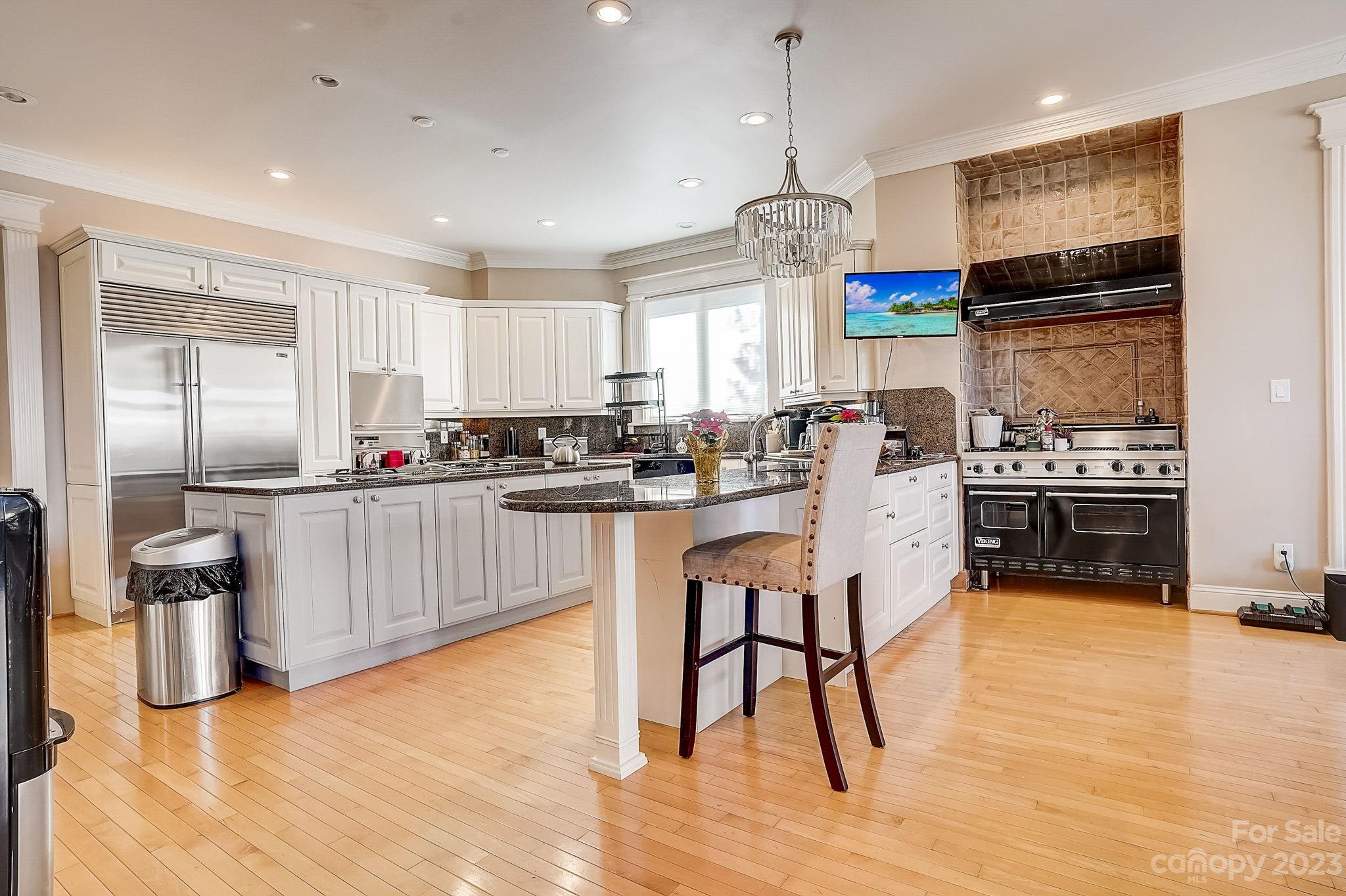 The Peninsula - Residential