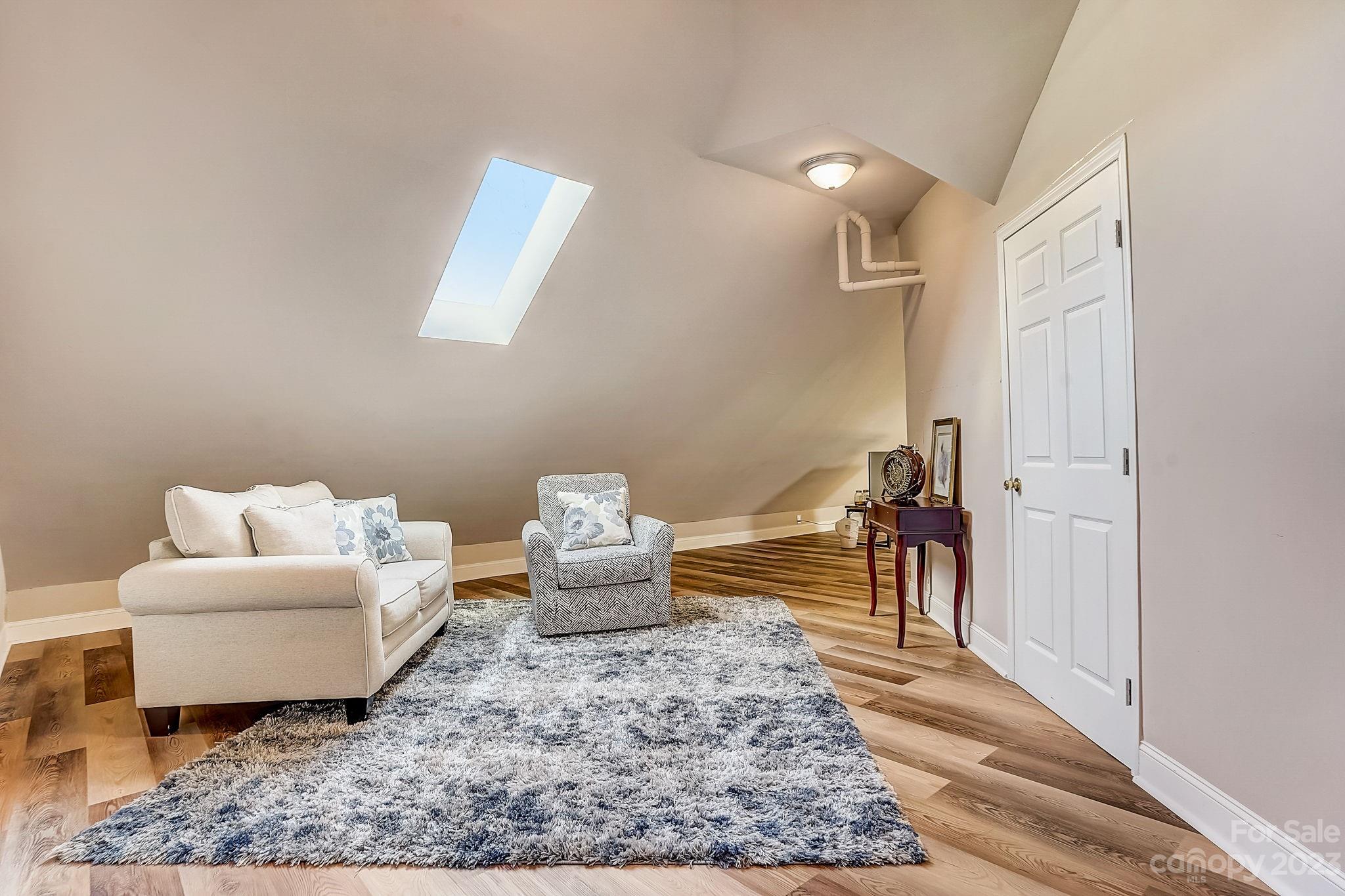 The Peninsula - Residential