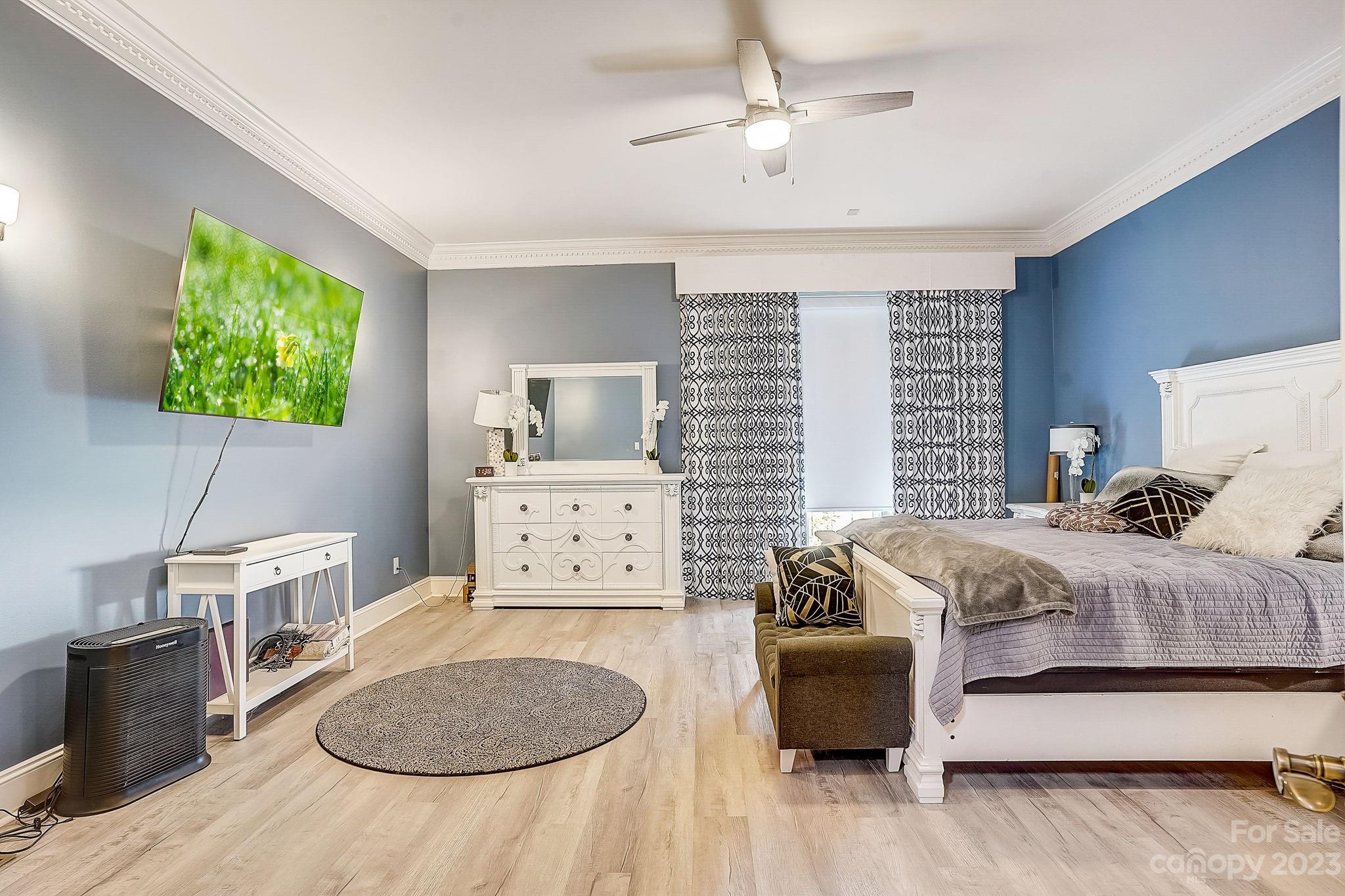 The Peninsula - Residential