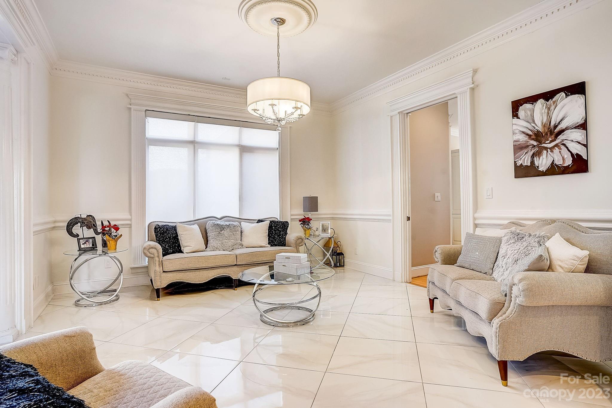 The Peninsula - Residential