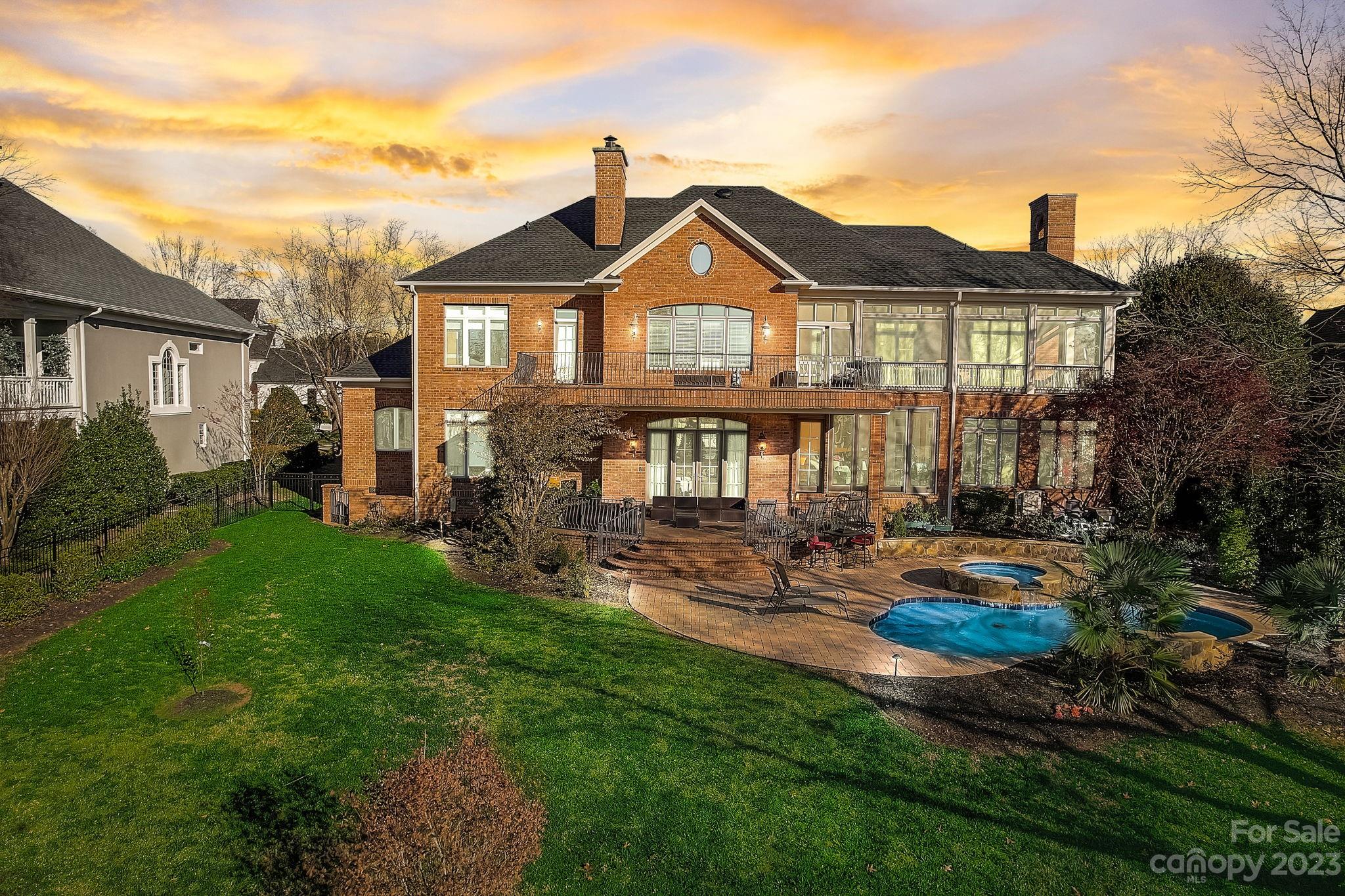 The Peninsula - Residential