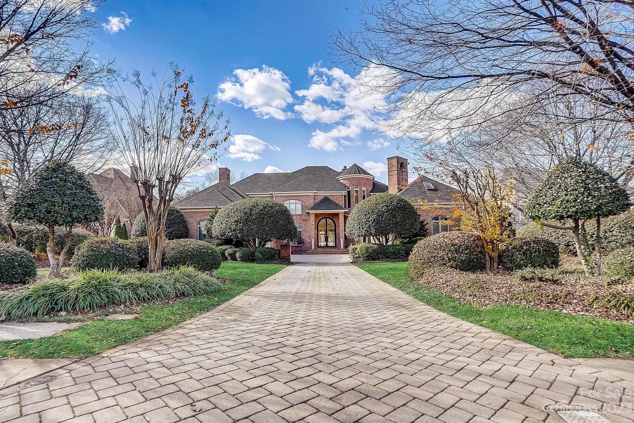 The Peninsula - Residential