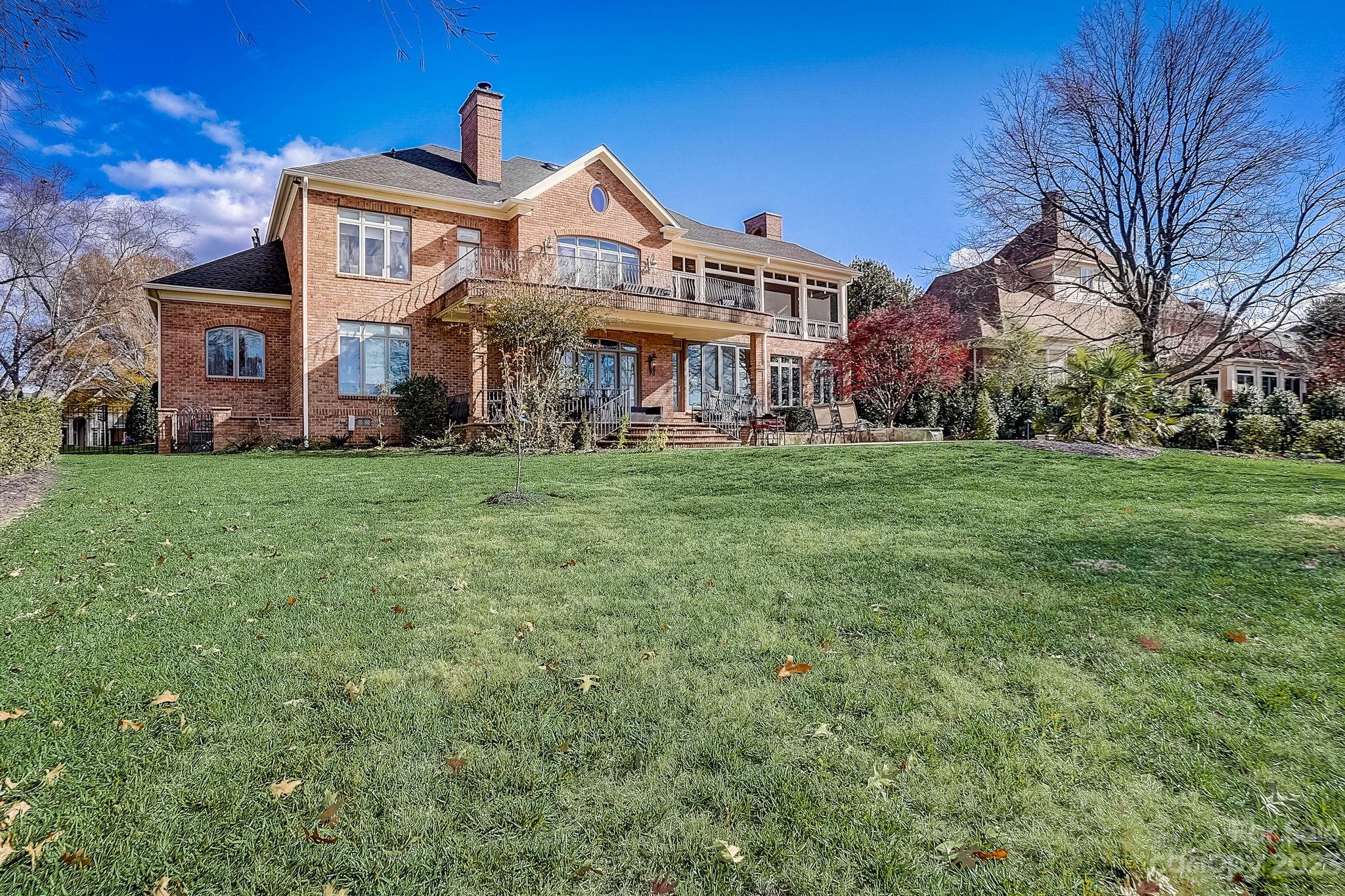 The Peninsula - Residential