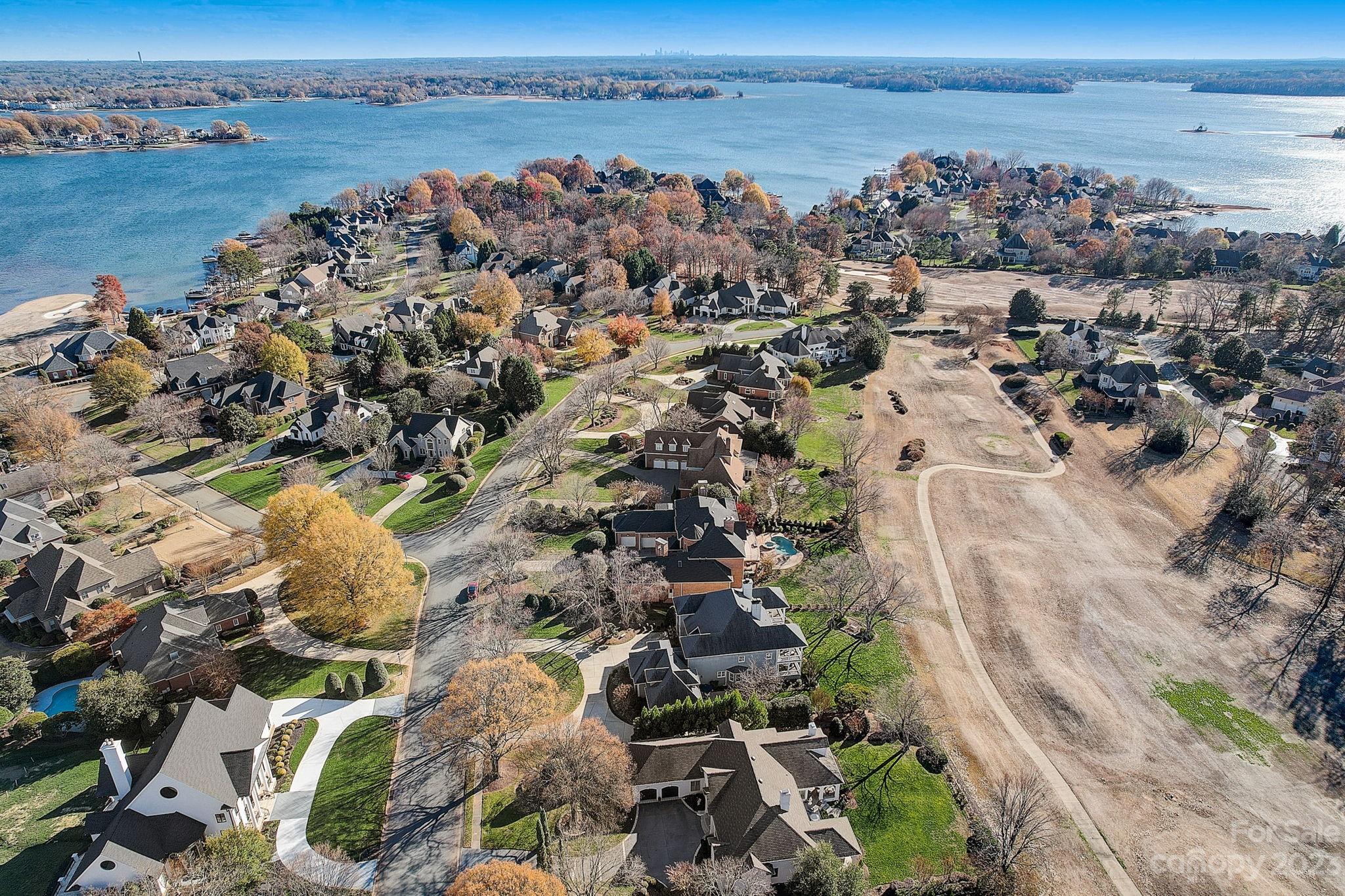 The Peninsula - Residential