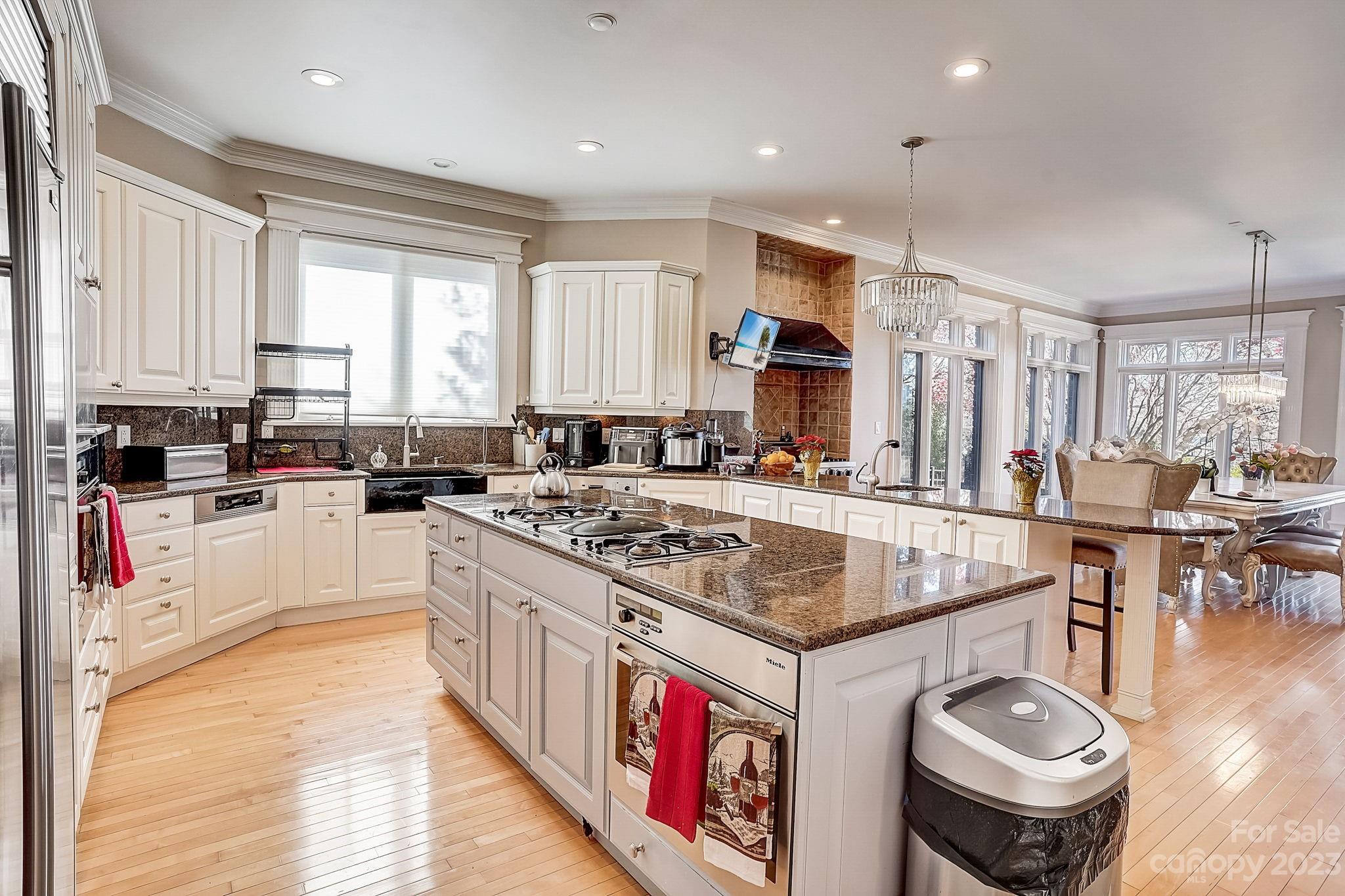 The Peninsula - Residential