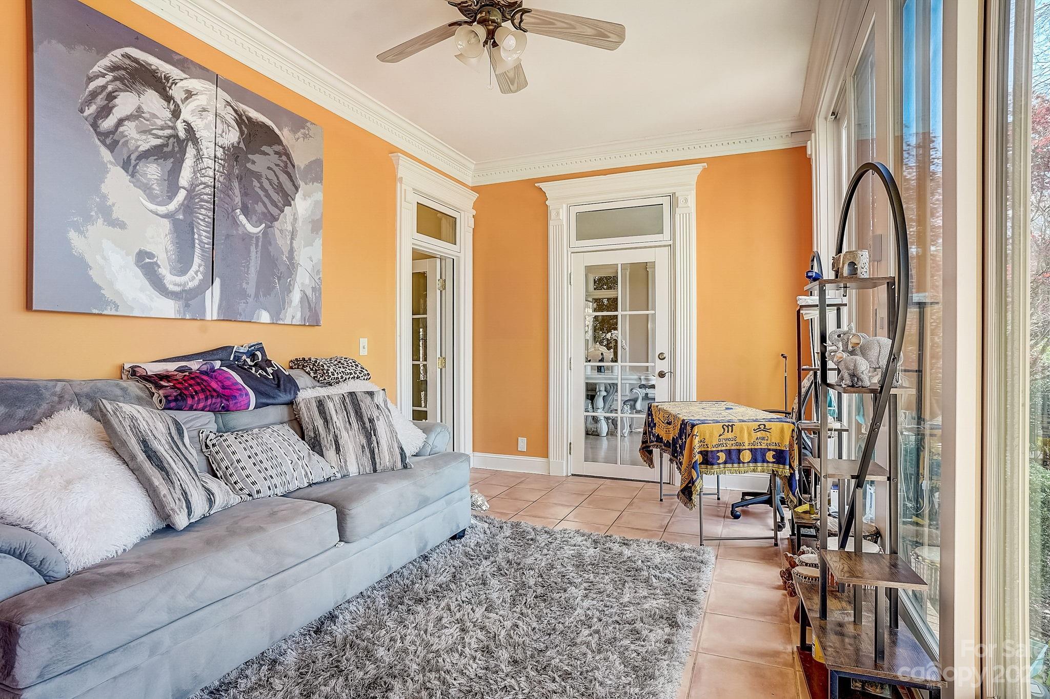 The Peninsula - Residential