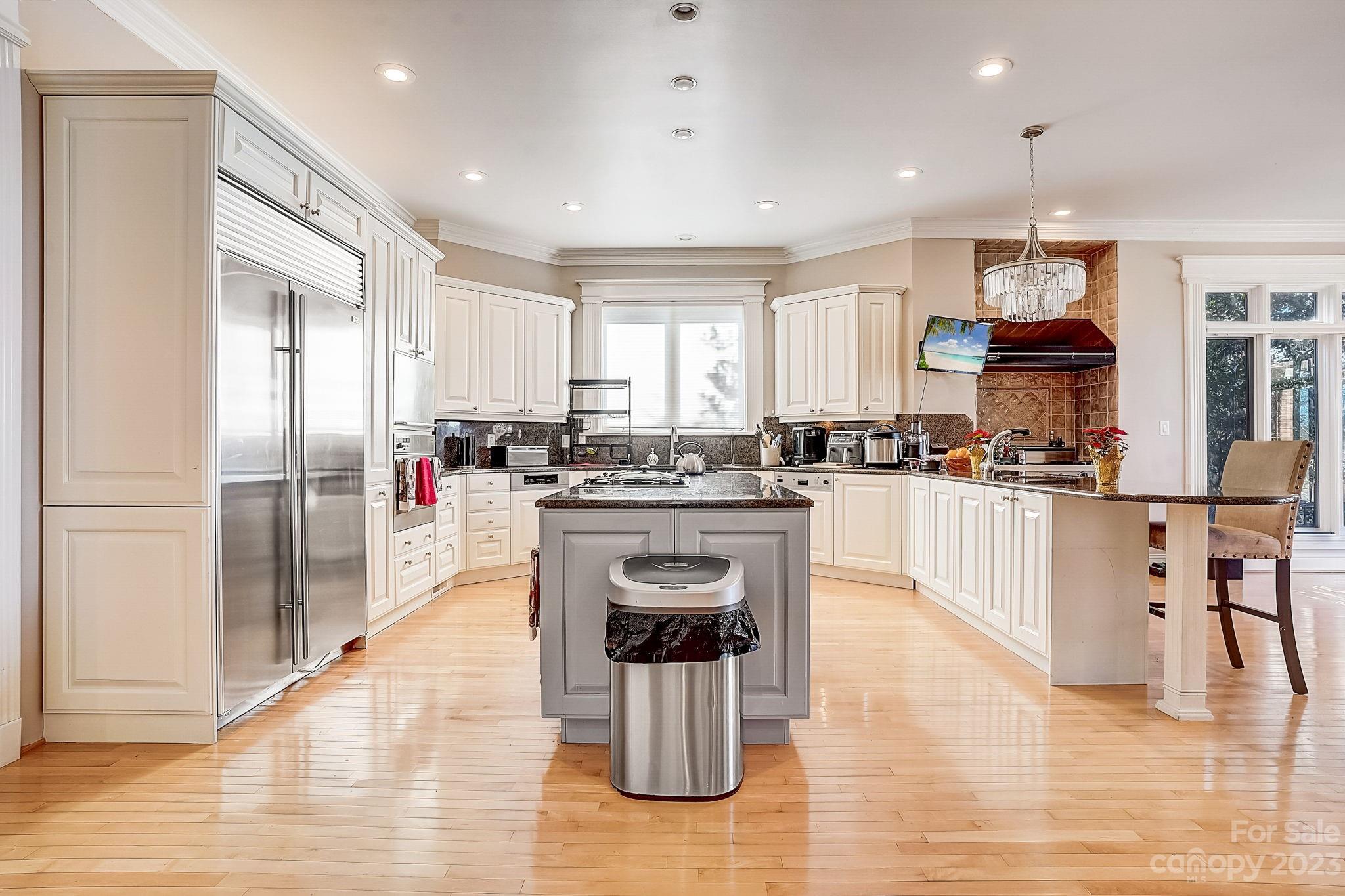 The Peninsula - Residential