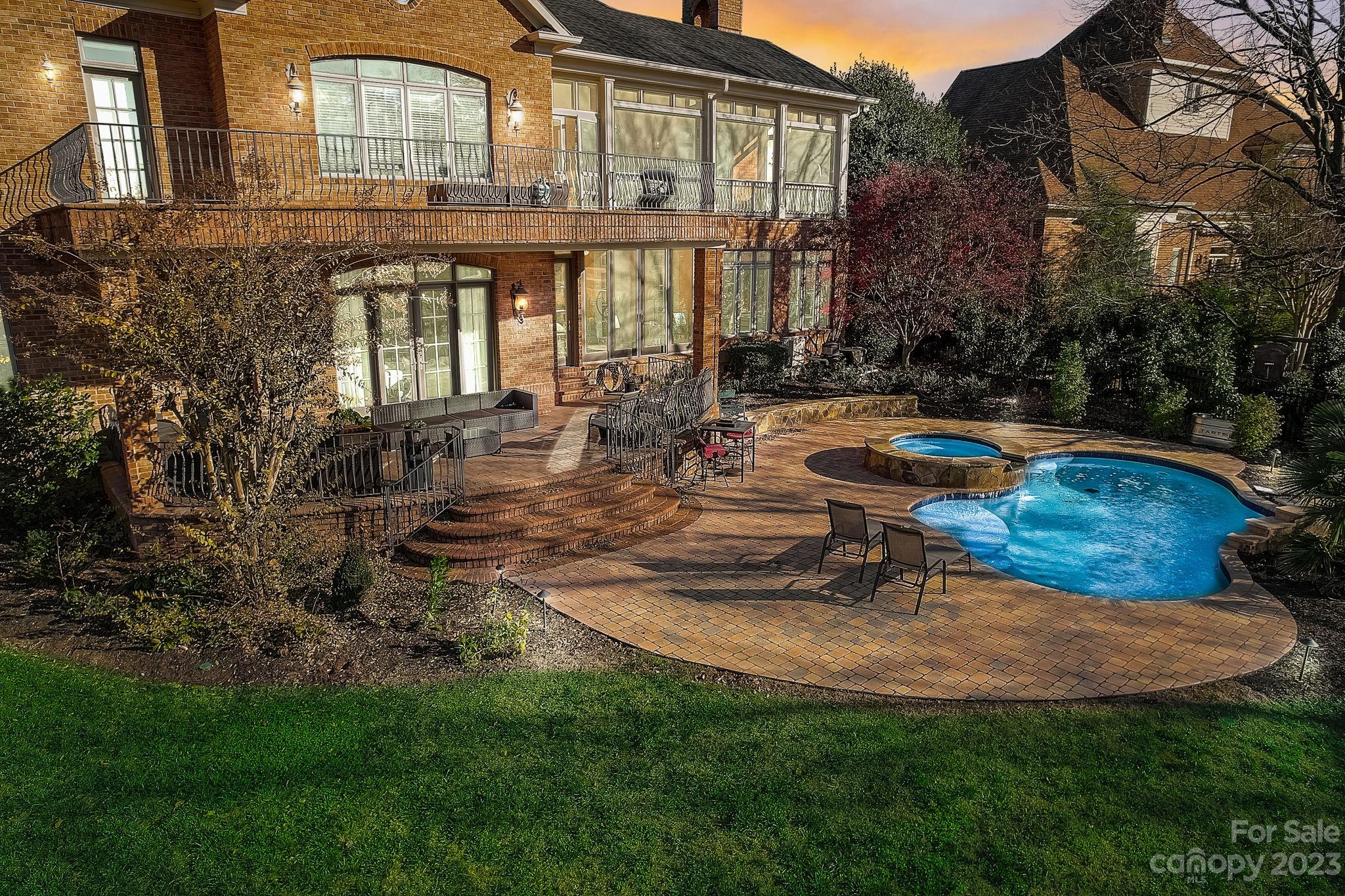 The Peninsula - Residential