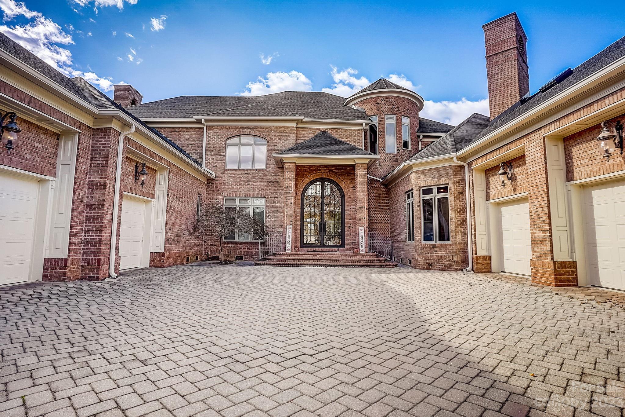 The Peninsula - Residential