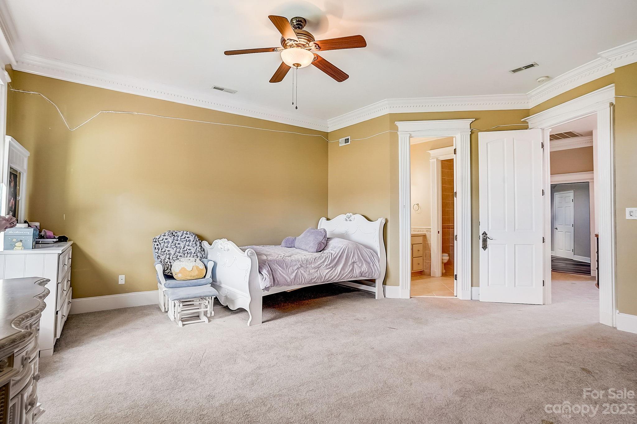 The Peninsula - Residential