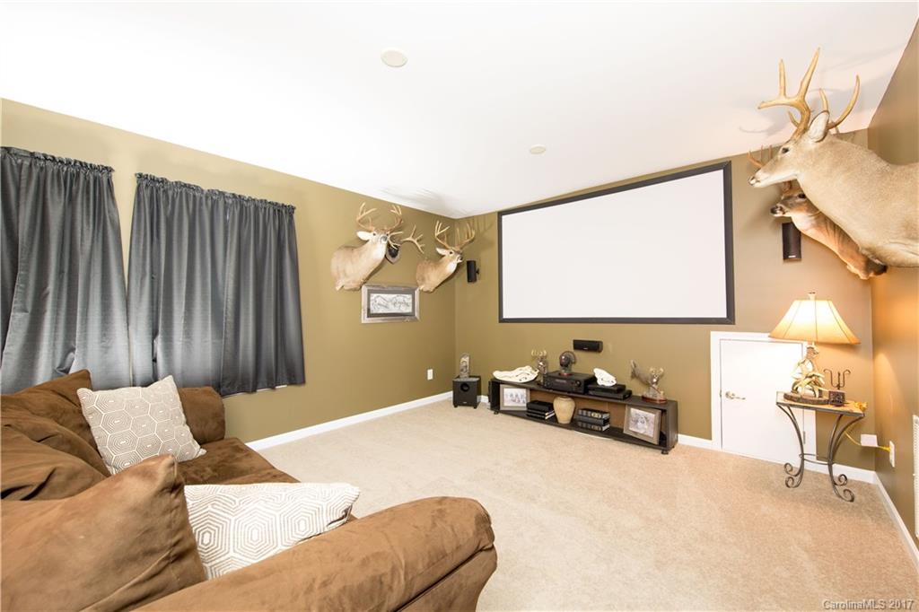 Newport Lakes - Residential