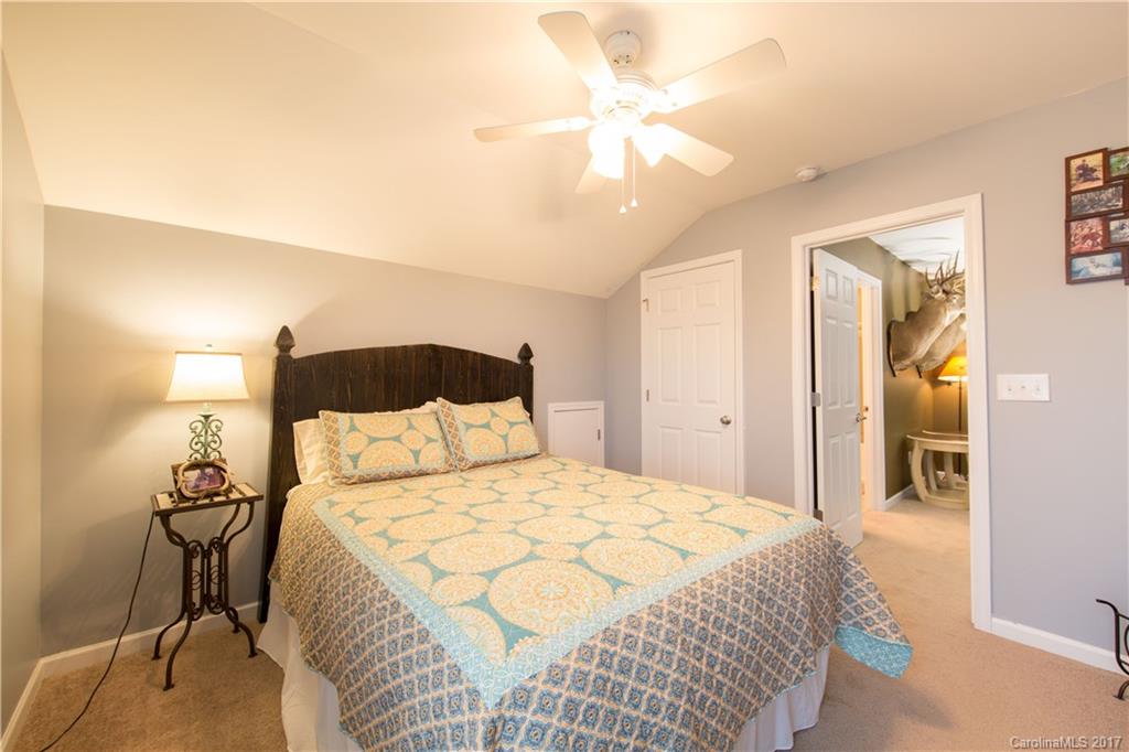 Newport Lakes - Residential