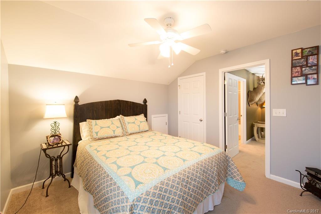 Newport Lakes - Residential