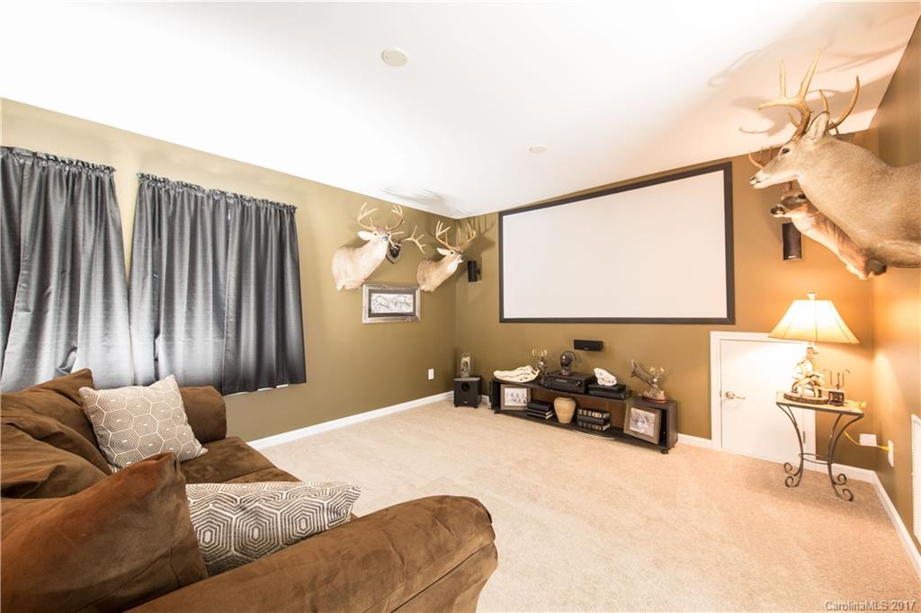 Newport Lakes - Residential