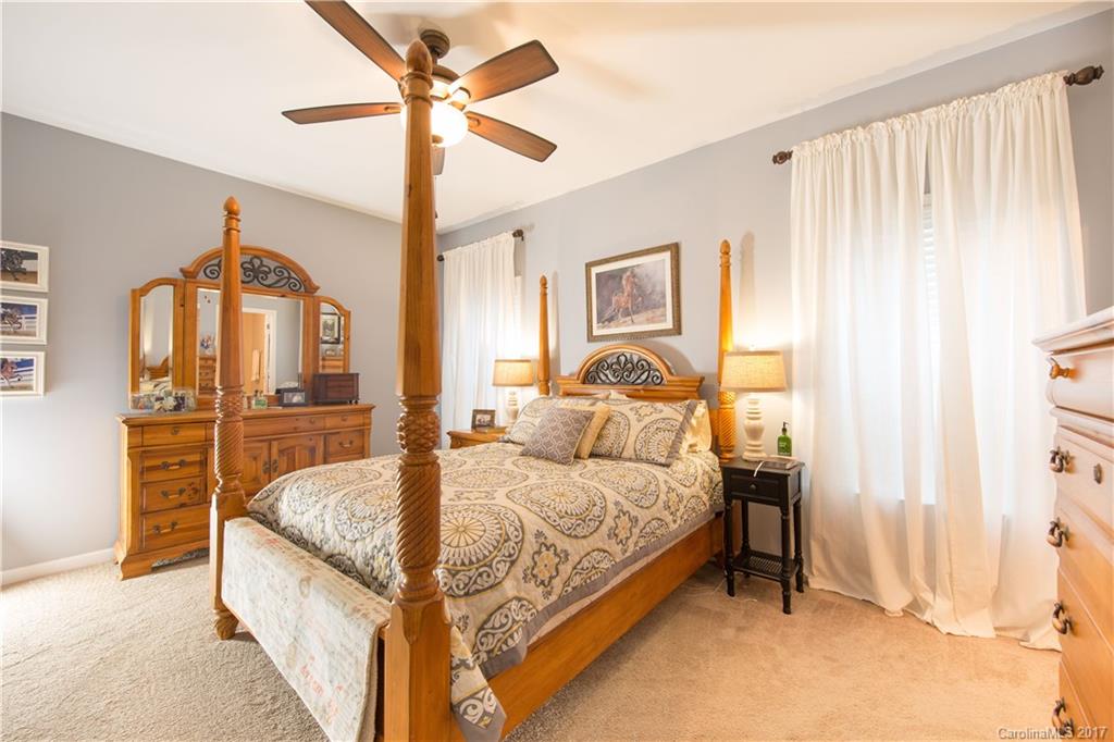 Newport Lakes - Residential