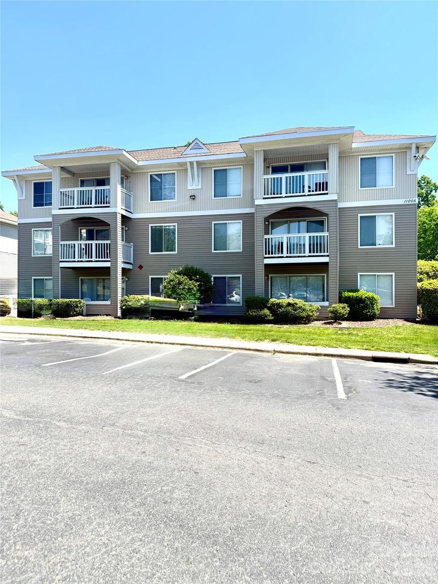 Spacious 4-bedroom, 4-bathroom condo located in Charlotte, NC perfect for homeowners or investors! This well-designed unit offers a functional layout with generous bedroom sizes, ample closet space, and multiple full baths for added convenience. Enjoy a prime location with easy access to shopping, dining, major highways, and nearby universities, making it ideal for rental potential or everyday living. A great opportunity in a high-demand area don’t miss it!