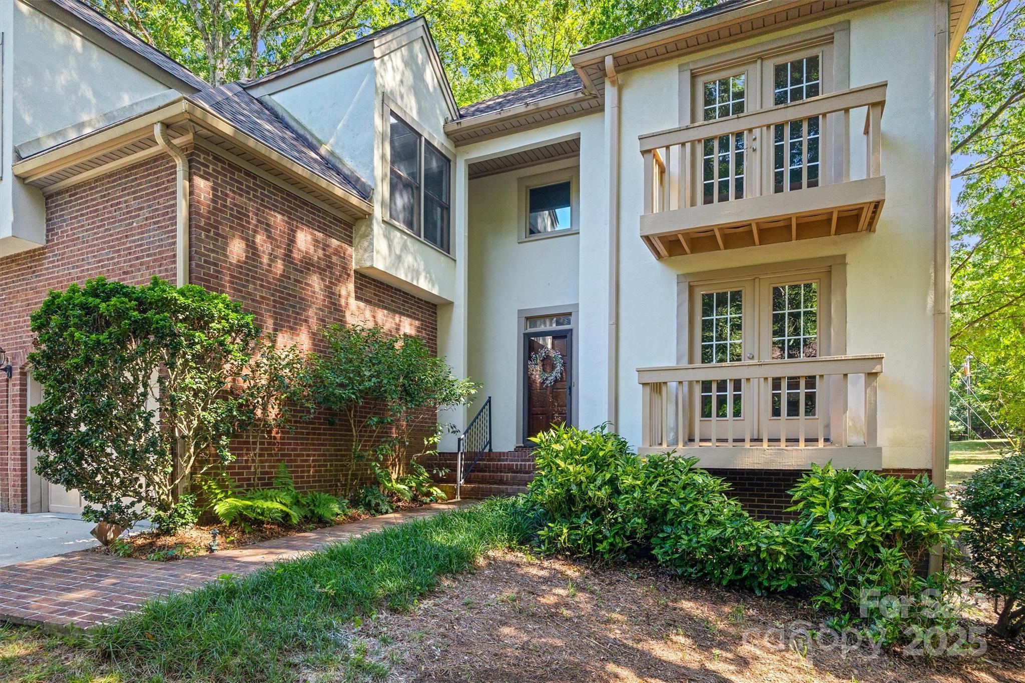 5206 Dunrobin Lane