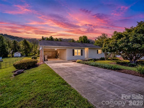 Photo of 1323 Havenwood Drive, Morganton, NC 28655 (MLS # 4429285)