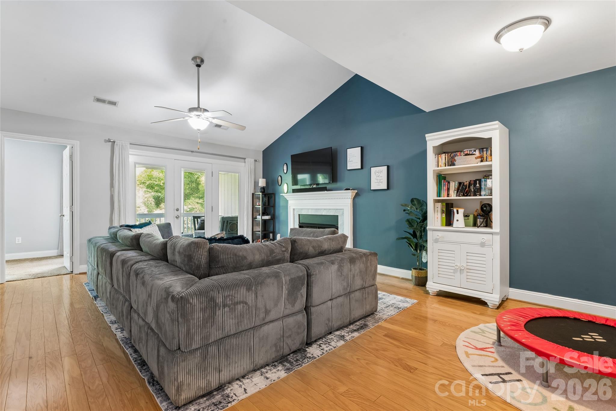 1806 Fairlawn Court