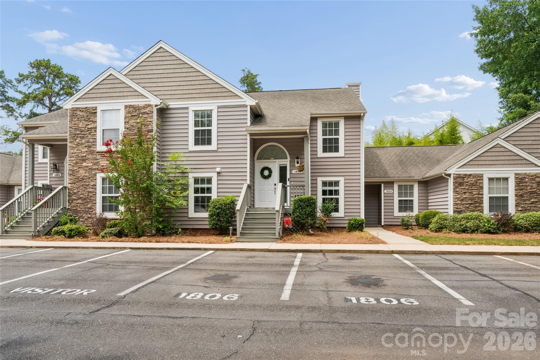 1806 Fairlawn Court