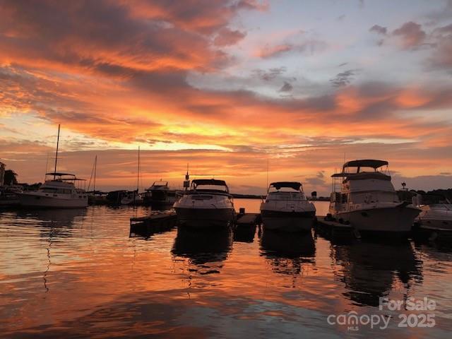 Treetops At Cowans Ford - Residential