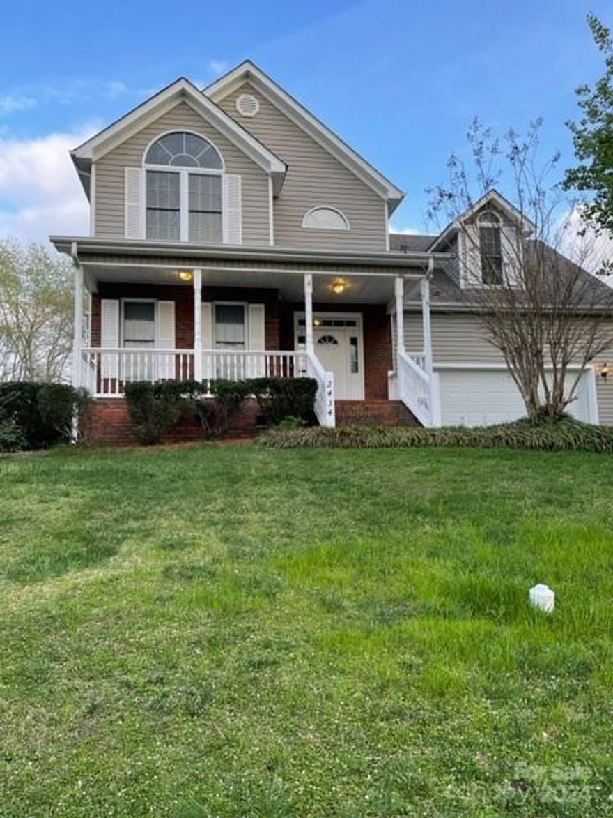 Stunning and spacious floor plan. Entrance way is wide for setting items in the hallway, and to the right is your dining room for viewing from the front window,  Multiple entrances into the kitchen for cooking and for 
moving about as you're preparing meals for rush hours, Eat-in dinette area to watch television along with living room activities, Bar stool area, Staircase is vastly wide as you go upstairs to right a large bonus room that could be a 4 bedroom, for it has a closet. The master bedroom has a tray ceiling and master bath room has a jet tub for cozy baths. Don't wait to make this home yours! Great neighborhood! Less than 5 miles to I-77 and other entertainments and the Rock Hill Mall area