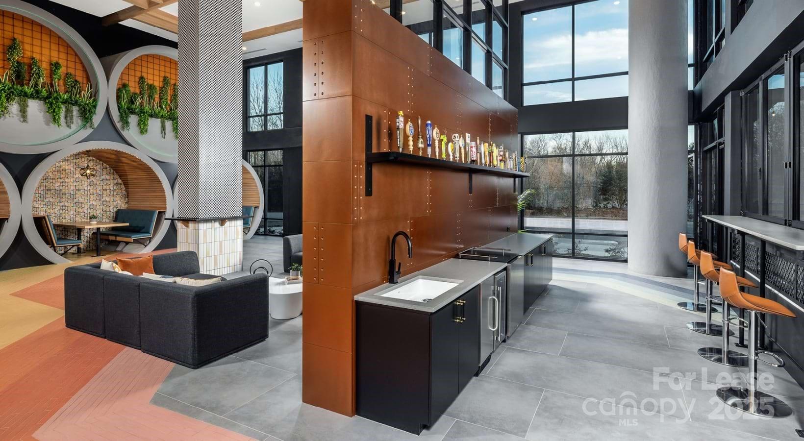 Charlotte, North Carolina 28206, United States, 2 Bedrooms Bedrooms, ,2 BathroomsBathrooms,Residential,Active,140033