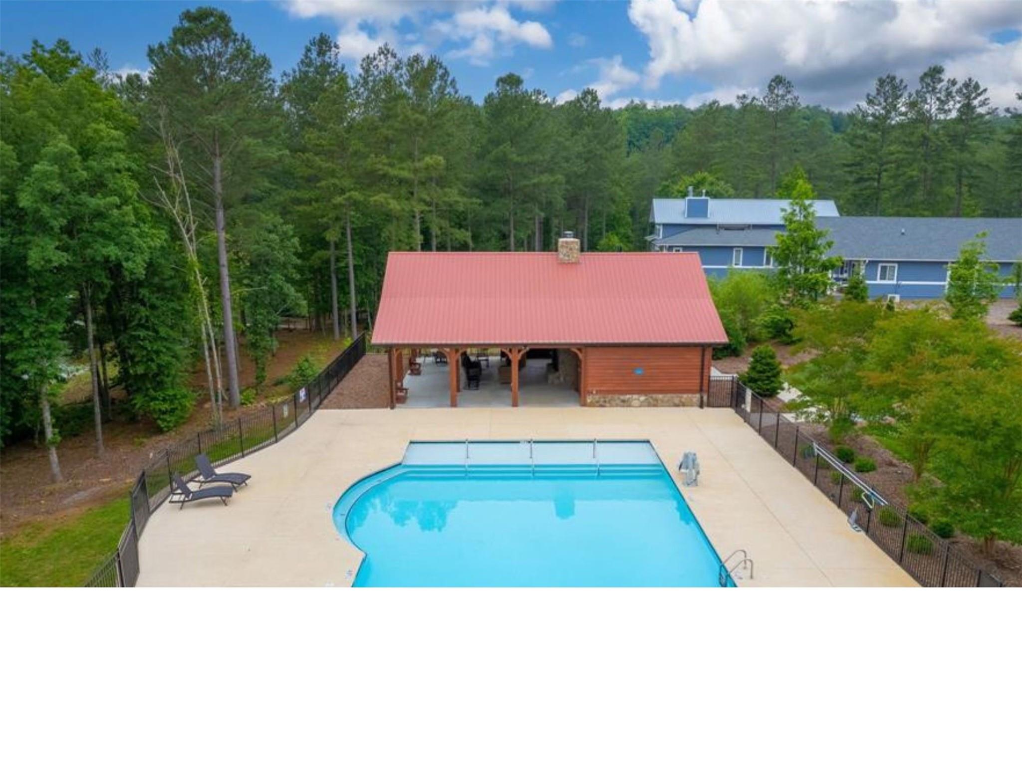 The Waterfront Club - Land