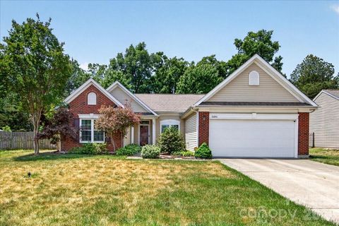 Photo of 16046 Stuarts Draft Court, Charlotte, NC 28278 (MLS # 4378745)