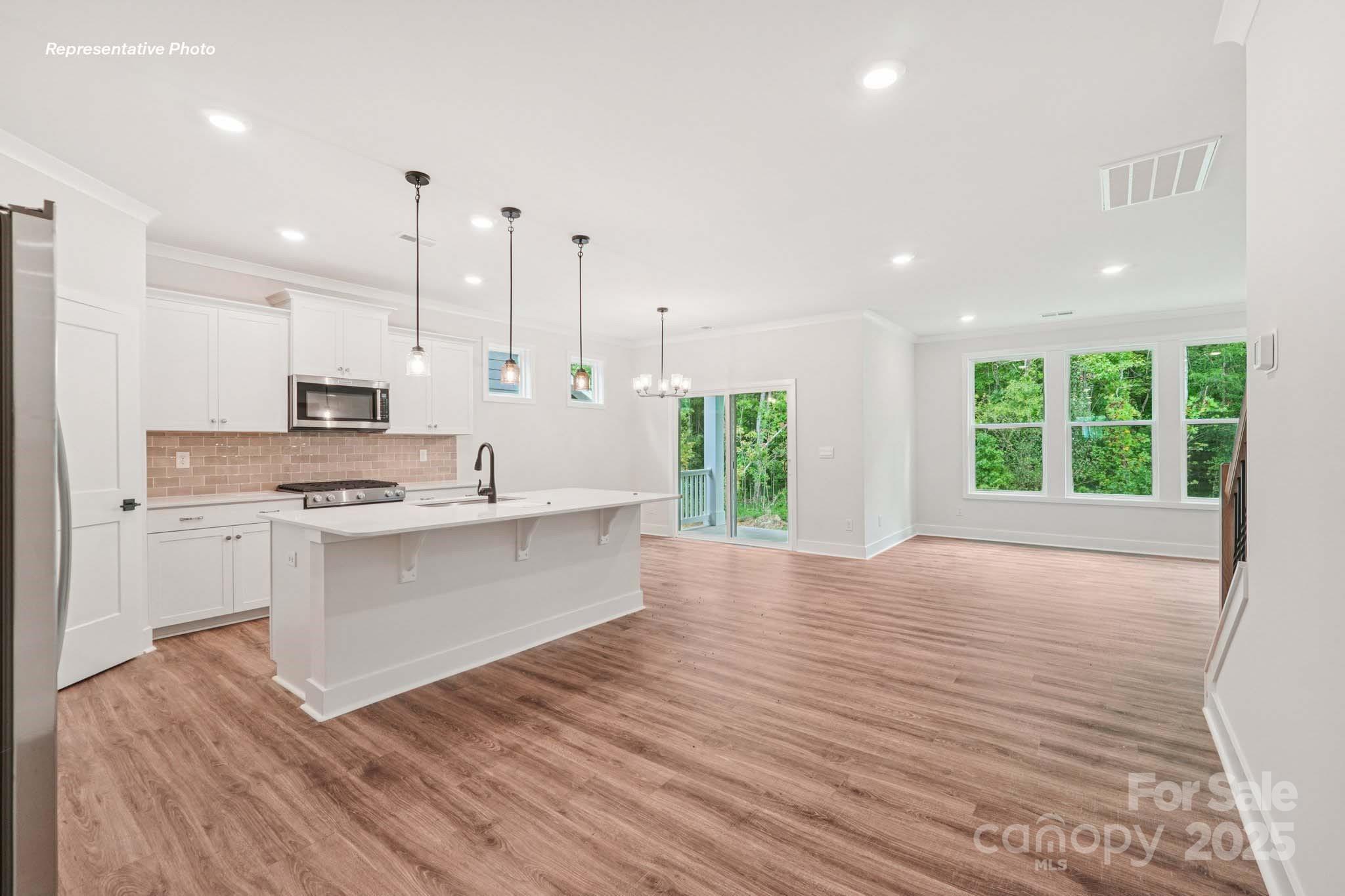 2098 Skyhawk Drive