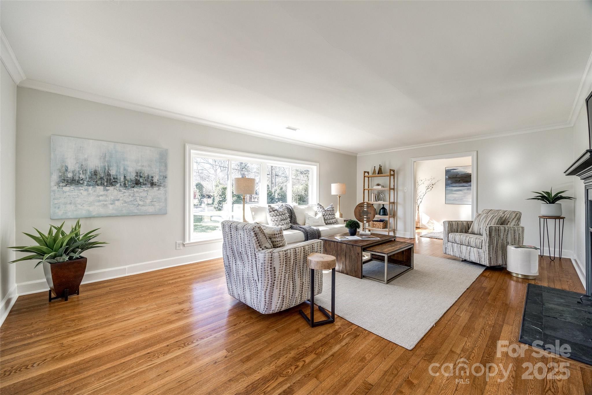 Charlotte, North Carolina 28211, United States, 4 Bedrooms Bedrooms, ,2 BathroomsBathrooms,Residential,Under Contract,20042