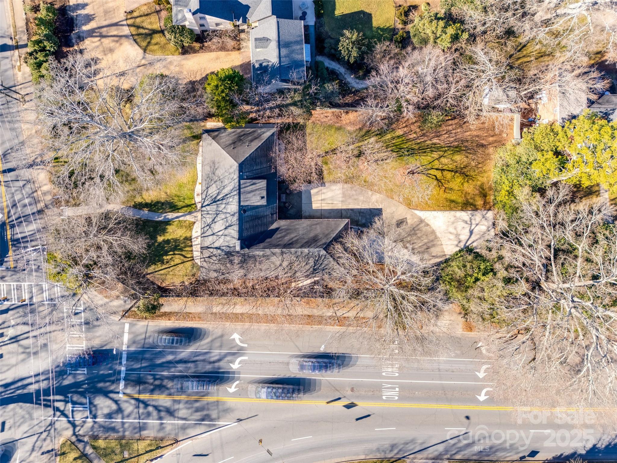 Charlotte, North Carolina 28211, United States, 4 Bedrooms Bedrooms, ,2 BathroomsBathrooms,Residential,Under Contract,20042