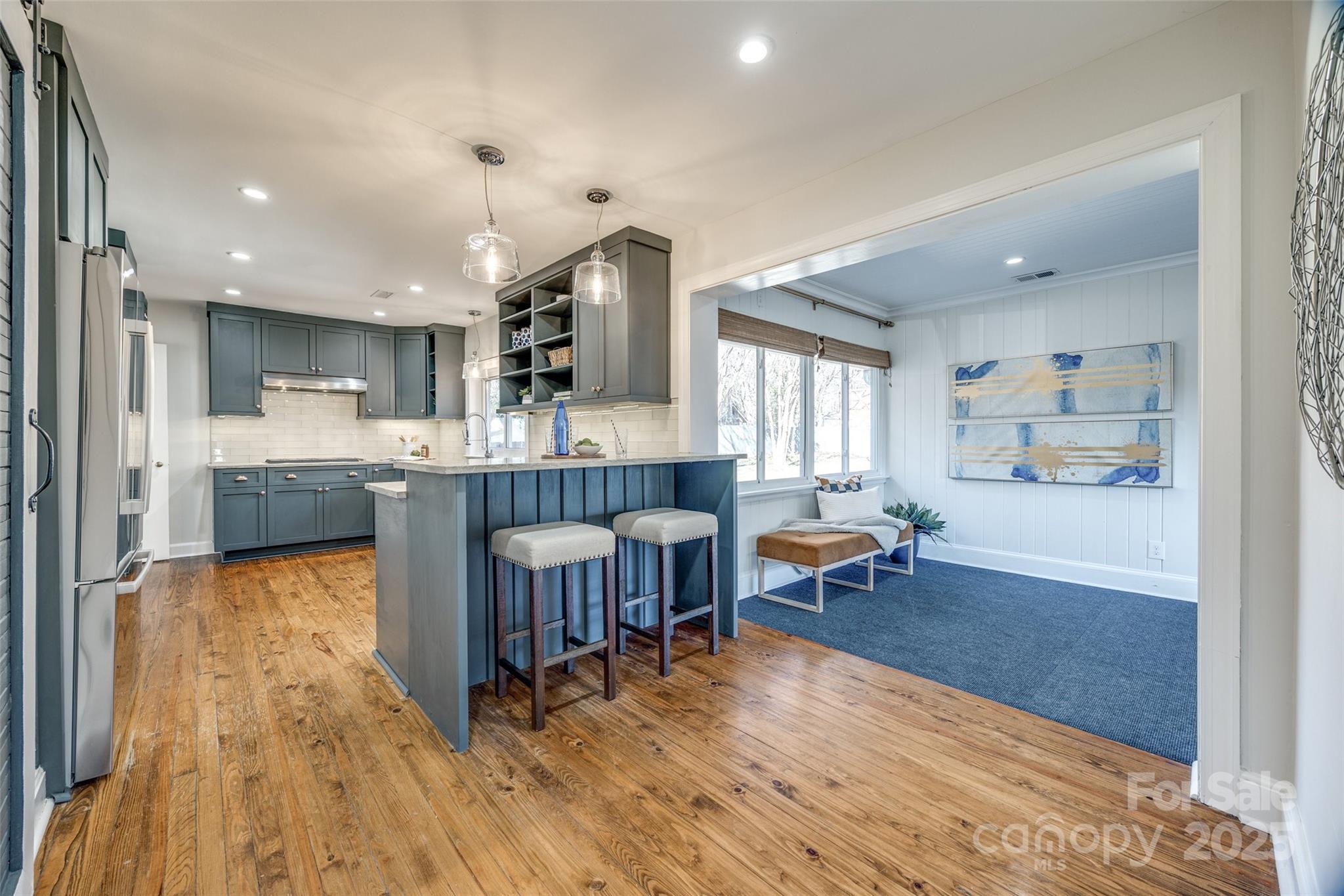 Charlotte, North Carolina 28211, United States, 4 Bedrooms Bedrooms, ,2 BathroomsBathrooms,Residential,Under Contract,20042