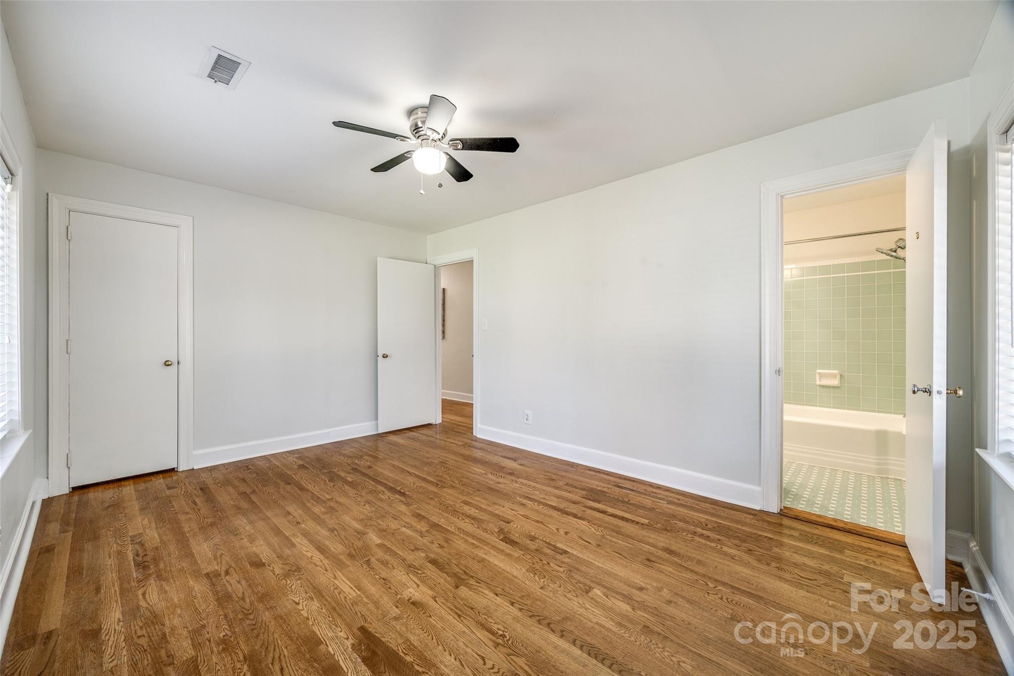 Charlotte, North Carolina 28211, United States, 4 Bedrooms Bedrooms, ,2 BathroomsBathrooms,Residential,Under Contract,20042