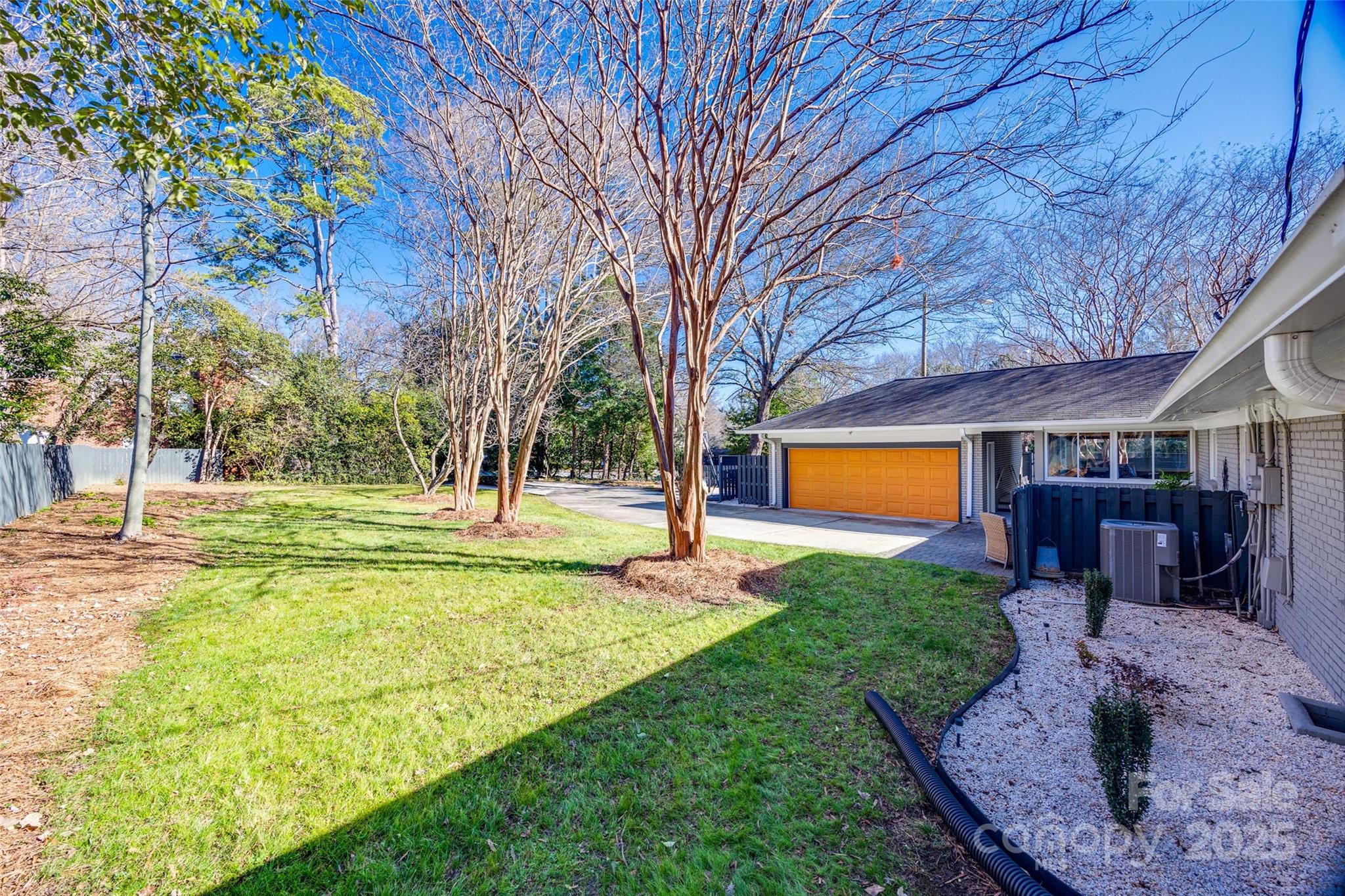 Charlotte, North Carolina 28211, United States, 4 Bedrooms Bedrooms, ,2 BathroomsBathrooms,Residential,Under Contract,20042