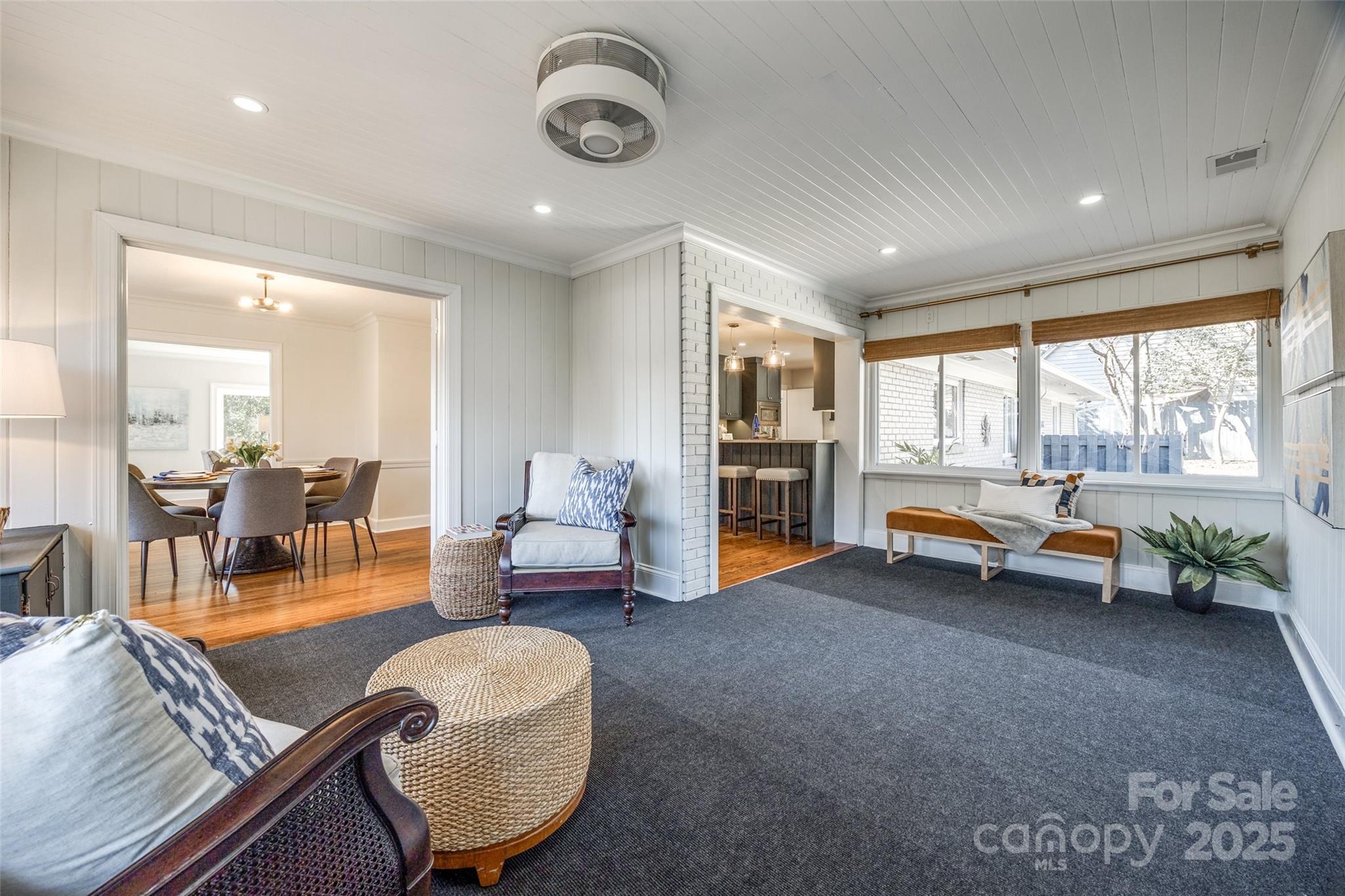 Charlotte, North Carolina 28211, United States, 4 Bedrooms Bedrooms, ,2 BathroomsBathrooms,Residential,Under Contract,20042