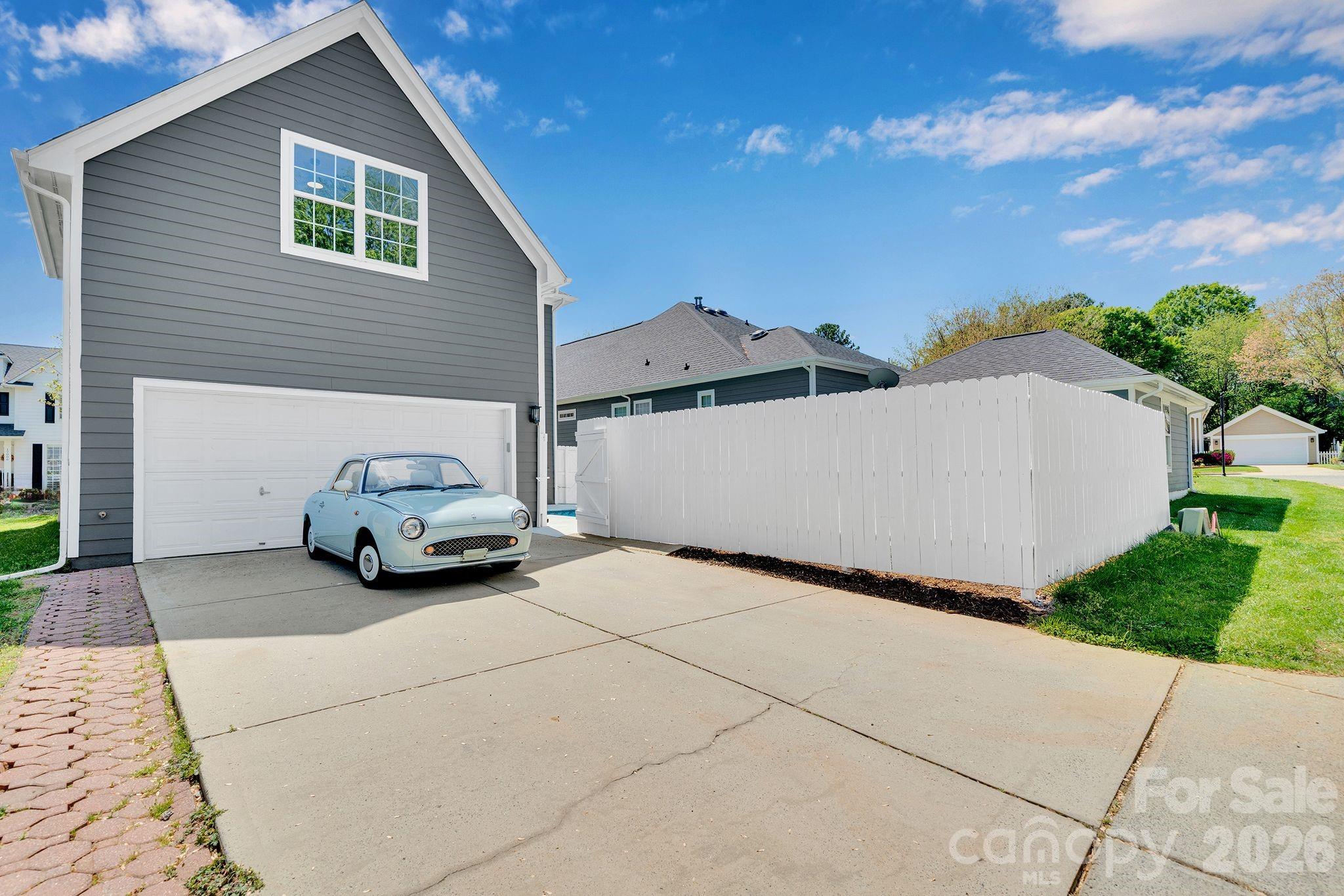 17005 Carlton Way Road