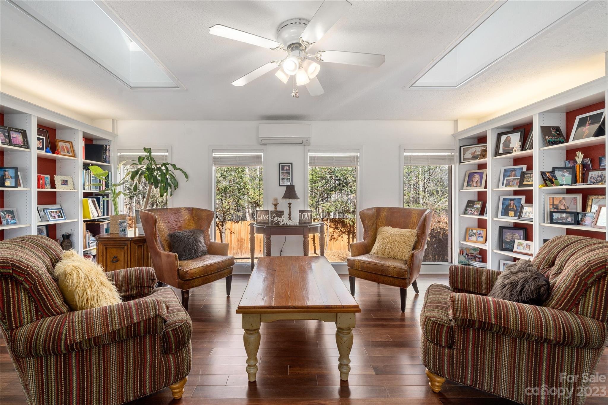 Mountain Oaks - Residential