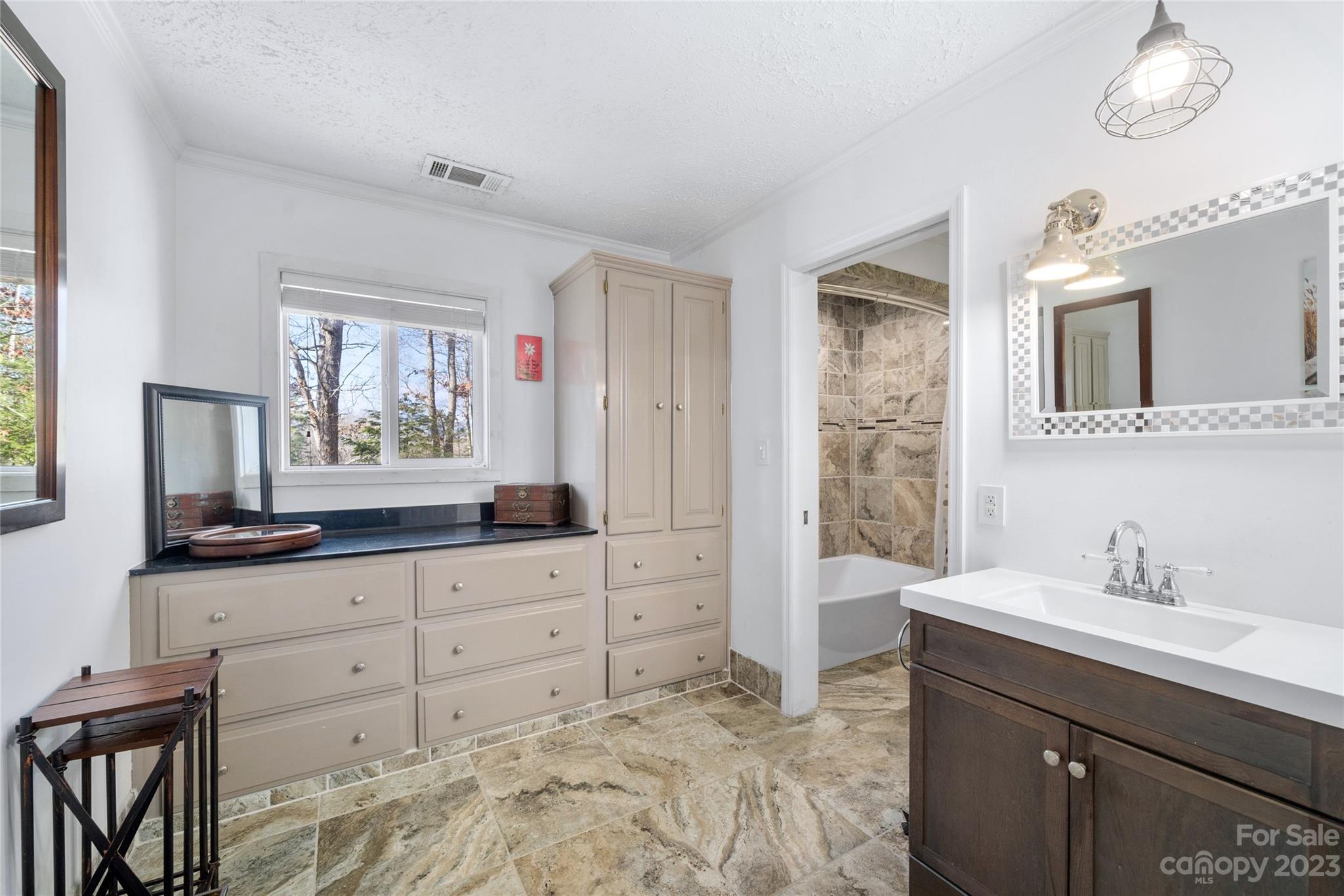 Mountain Oaks - Residential