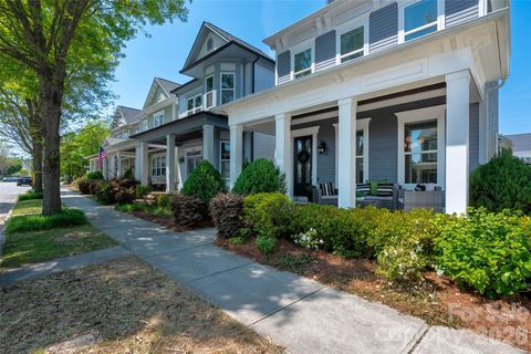 Photo of 1212 Inn Keepers Way, Cornelius, NC 28031 (MLS # 4373412)