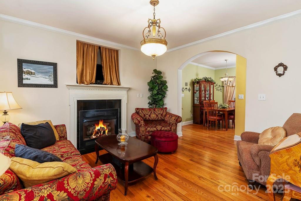 387 Goodview Drive
