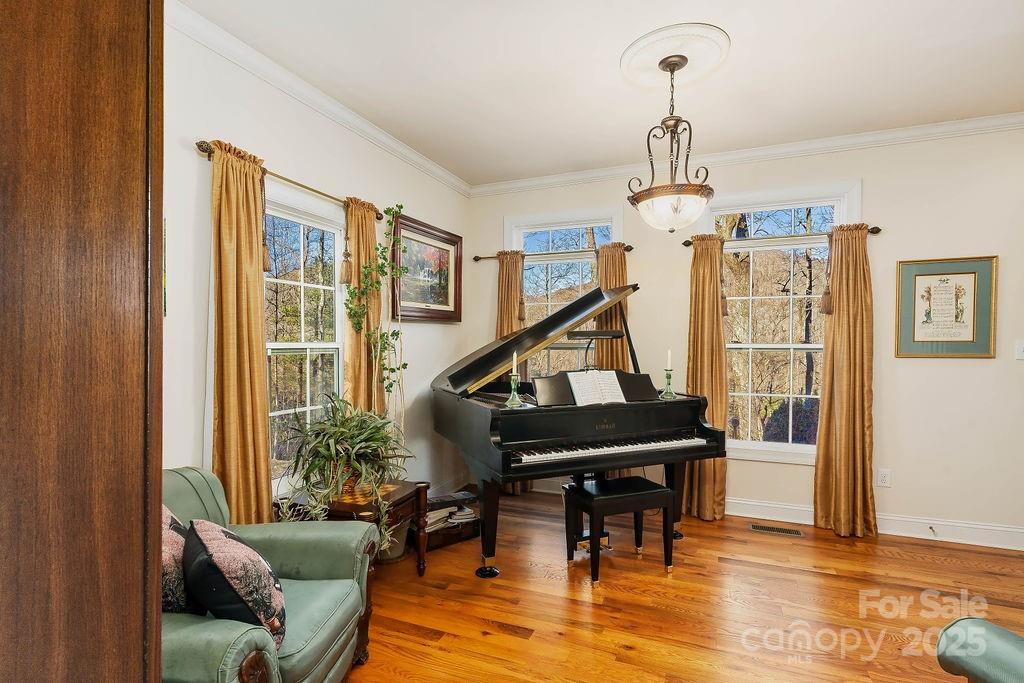387 Goodview Drive
